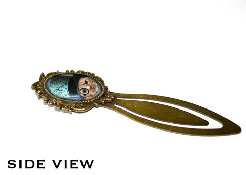 Teal Top Hat Tabby Cat